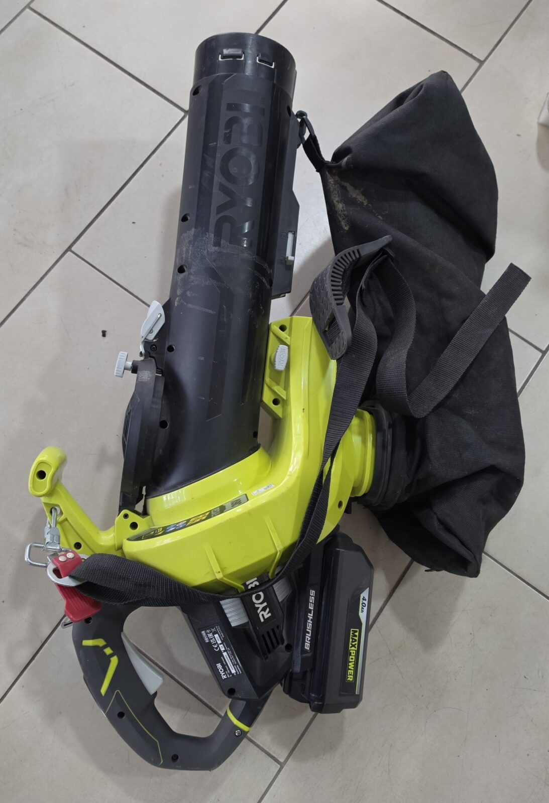 Акумулаторен листосъбирач Ryobi RBV36B с 2батерии и зарядно - Image 4