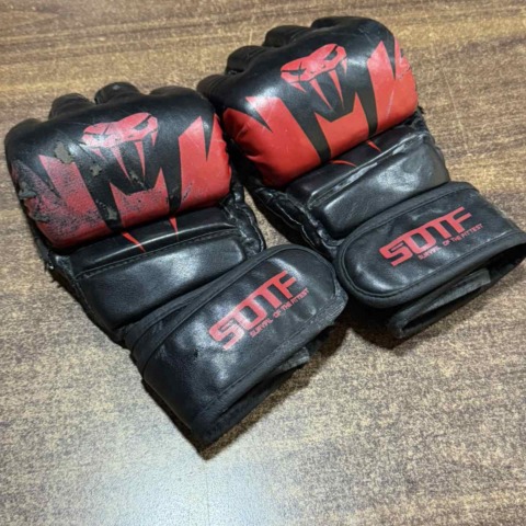 MMA ръкавици Venum- 0666