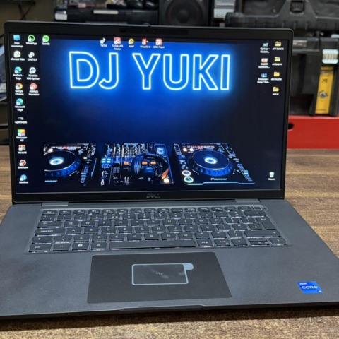 Лаптоп Dell Latitude 7520