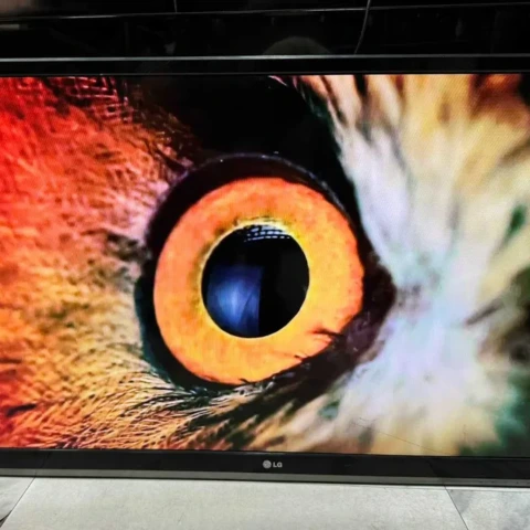 Телевизор LG 42 инча