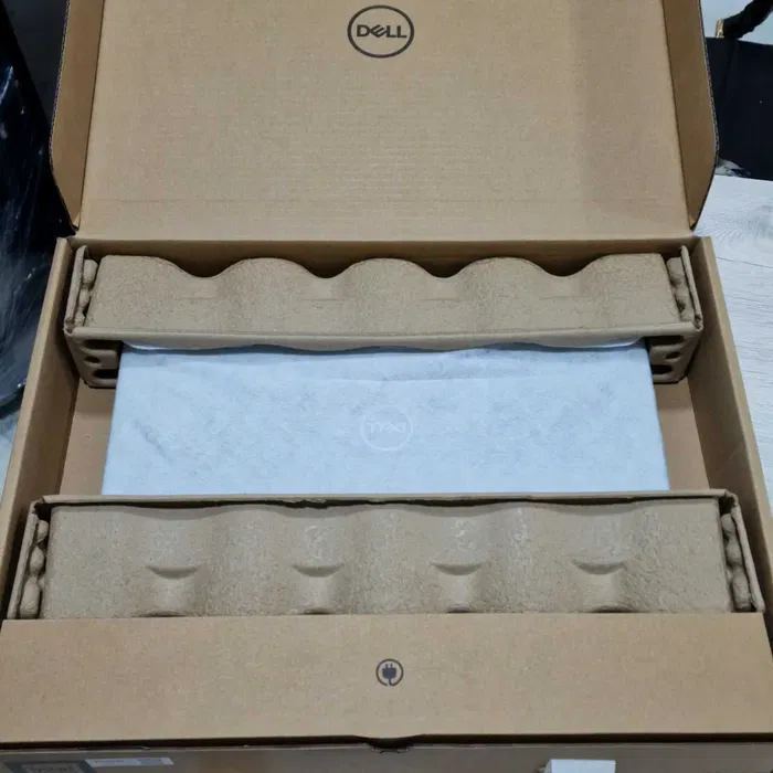 Dell Vostro 3530 / 15.6" FHD 120Hz / i5-1335U / 8GB RAM / 512GB SSD - Image 7