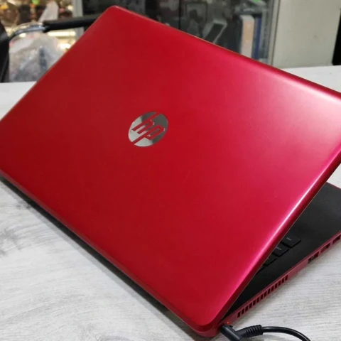 HP Notebook - 15-bs049nu / 1TB / 8GB RAM / i3-6006u