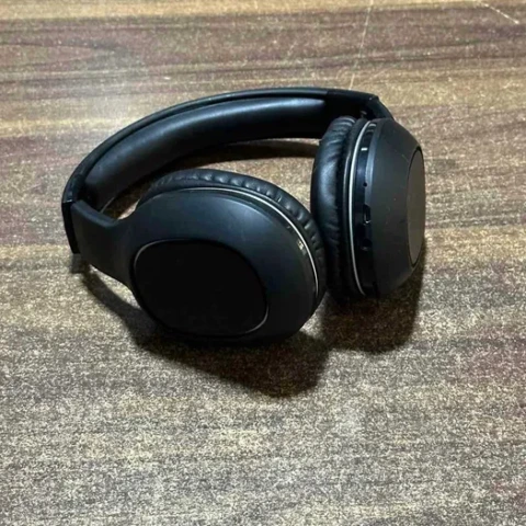 Продавам блутут слушалки AudioLogic
