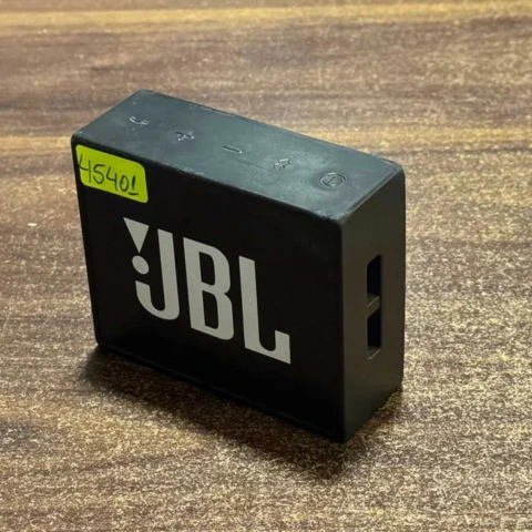 Продавам преносима тонколонка JBL GO