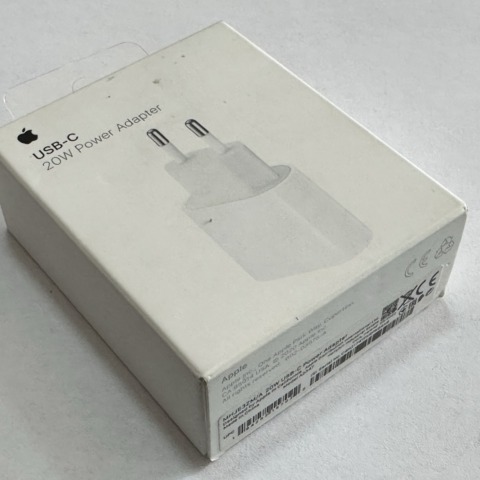 Оригинално Зарядно/Адаптер Apple за iPhone, 20W, USB-C