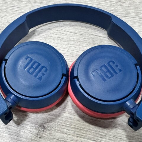 Bluetooth слушалки JBL T450BT розово и синьо