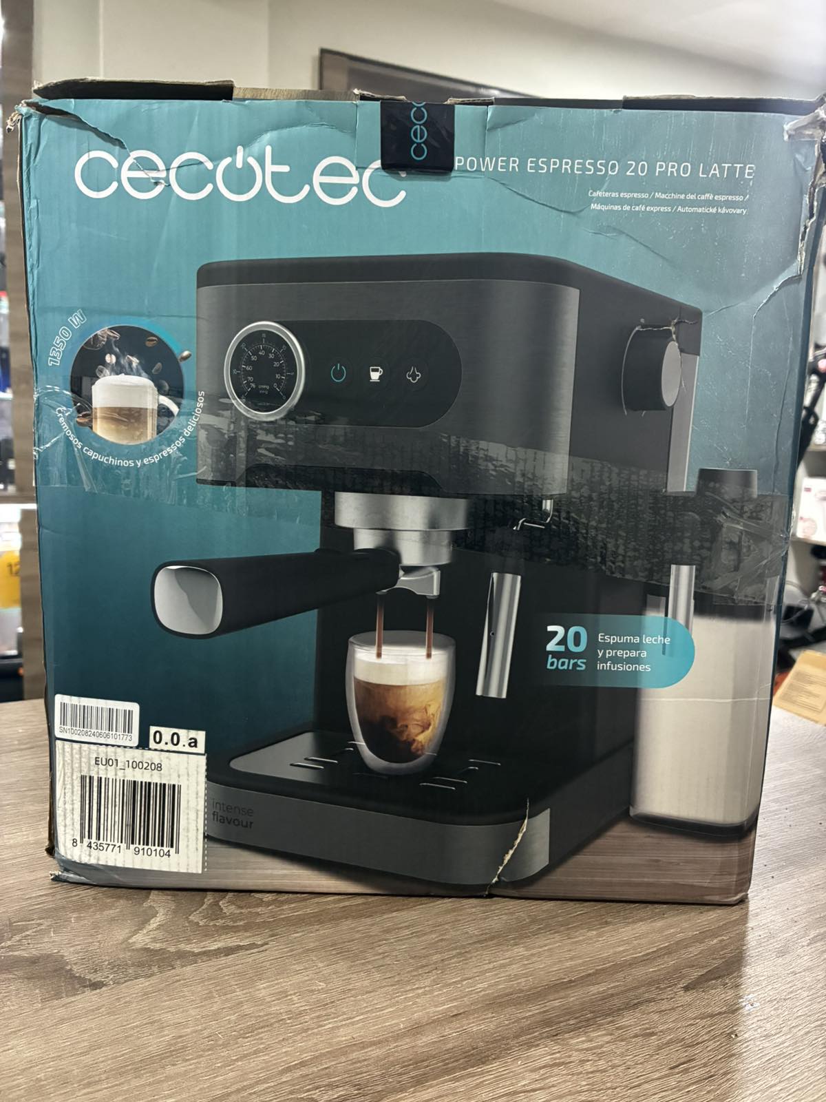 Кафемашина Cecotec 20 Pro Latte, 1,5 л, 20 бара, с контейнер за мляко 550 мл