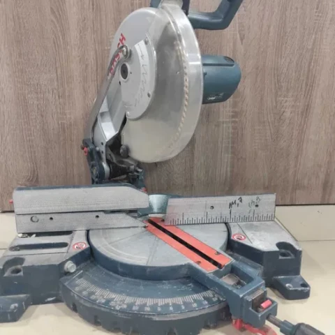 Циркуляр за рязане BOSCH GCM 10 MX Professional