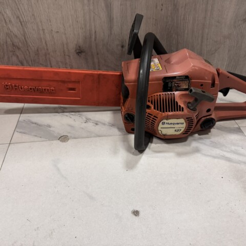 Бензинова резачка HUSQVARNA 137