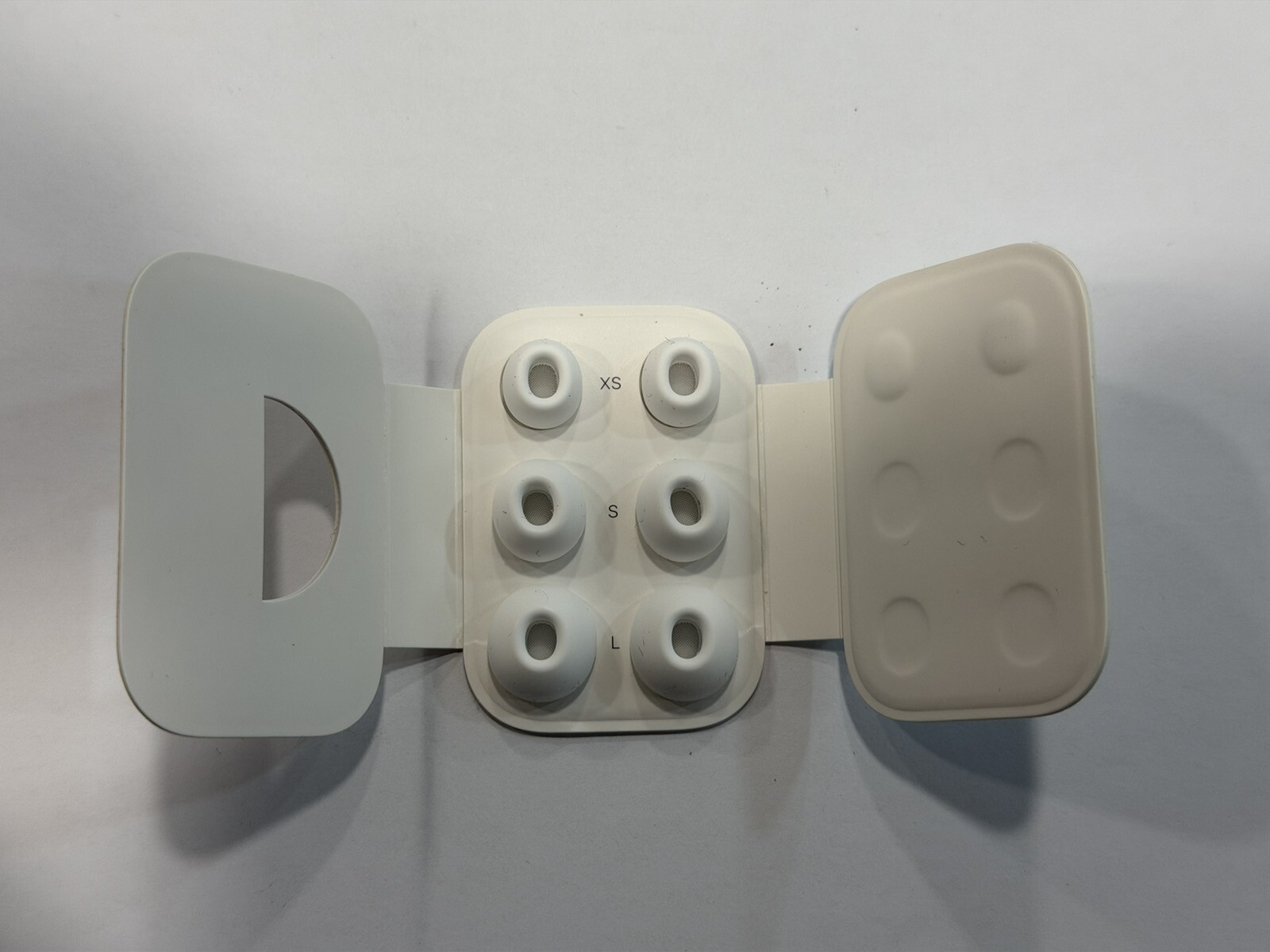 Apple AirPods Pro (2nd Generation) - Image 10