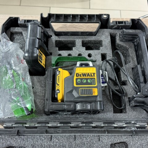 Лазерен нивелир линеен DEWALT DCE089D1G