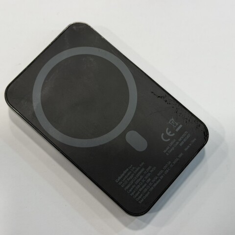 Безжично зарядно CELLULAR LINE 5000 mAh MagSafe Black