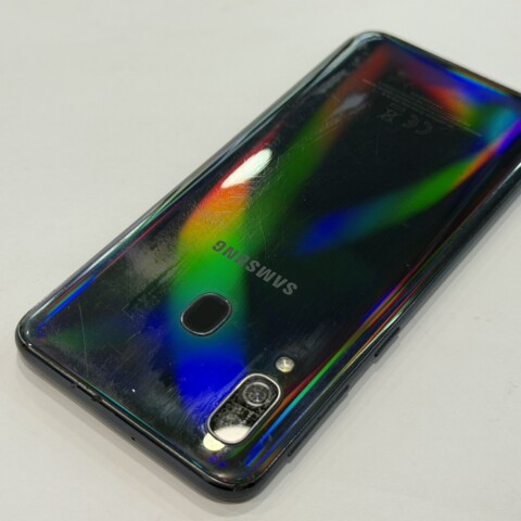 Samsung Galaxy A40 – 64GB / 4GB RAM