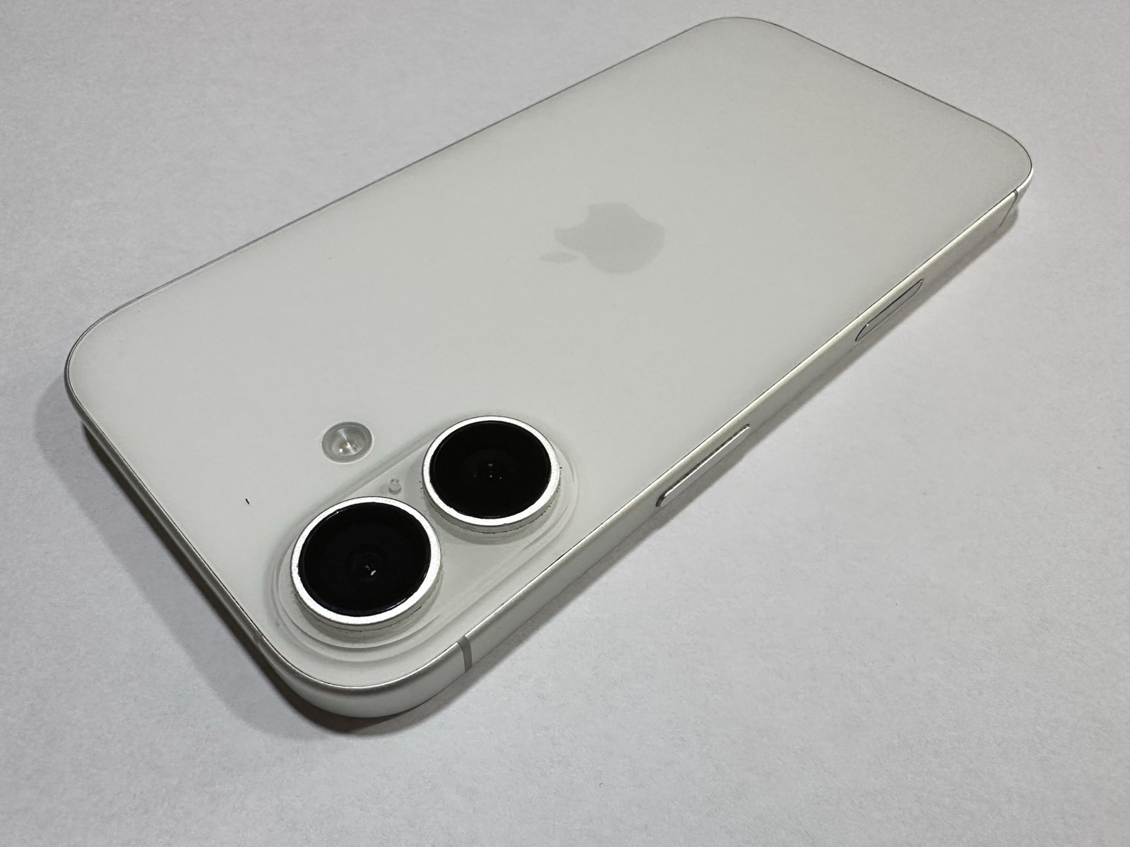 iPhone 17 256GB, 100% Батерия
