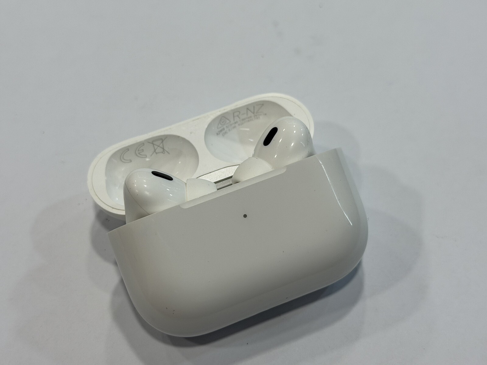 Apple AirPods Pro (2nd Generation) - Image 2