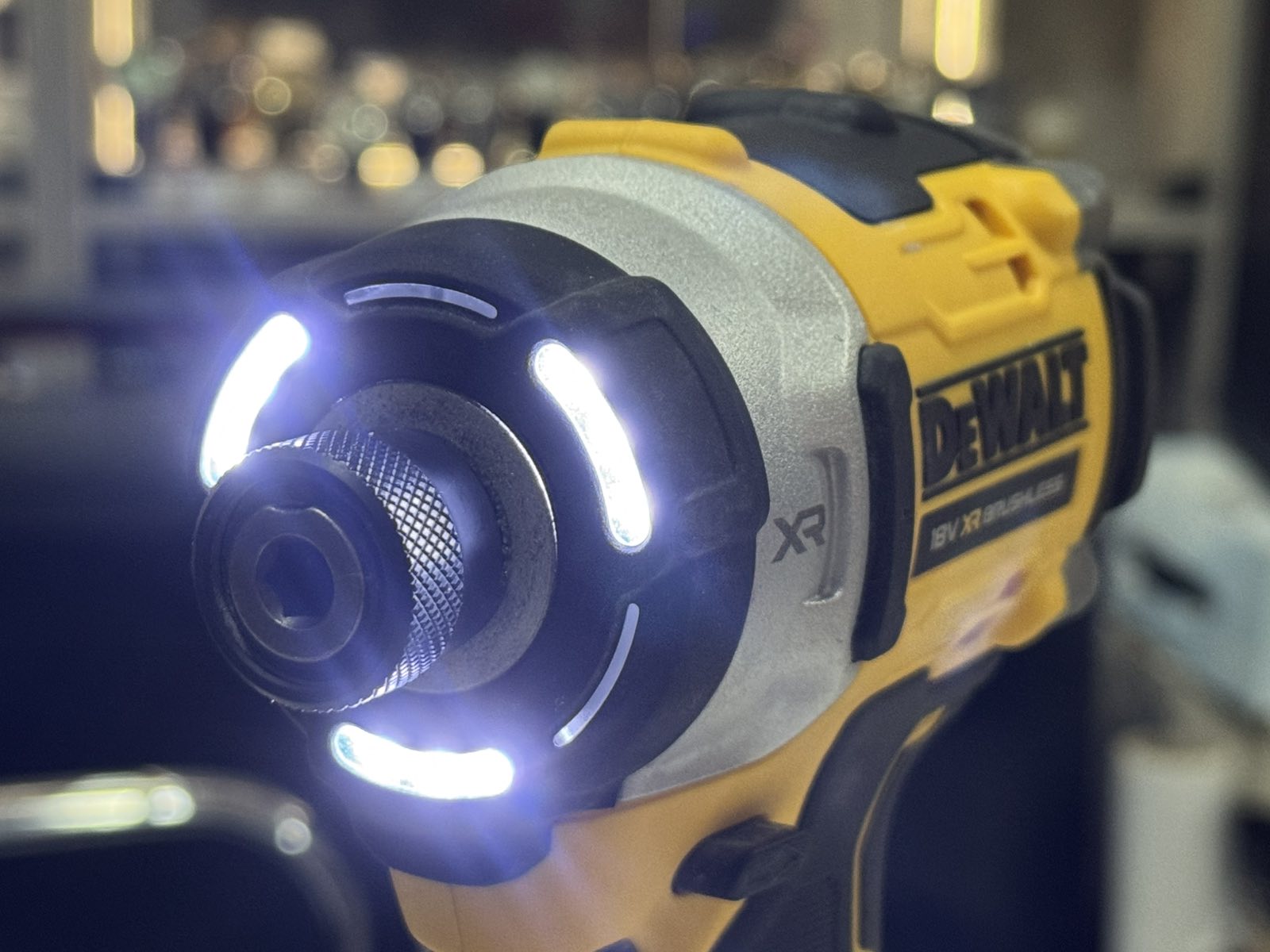 Акумулаторен ударен винтоверт DeWALT DCF860 - Image 3