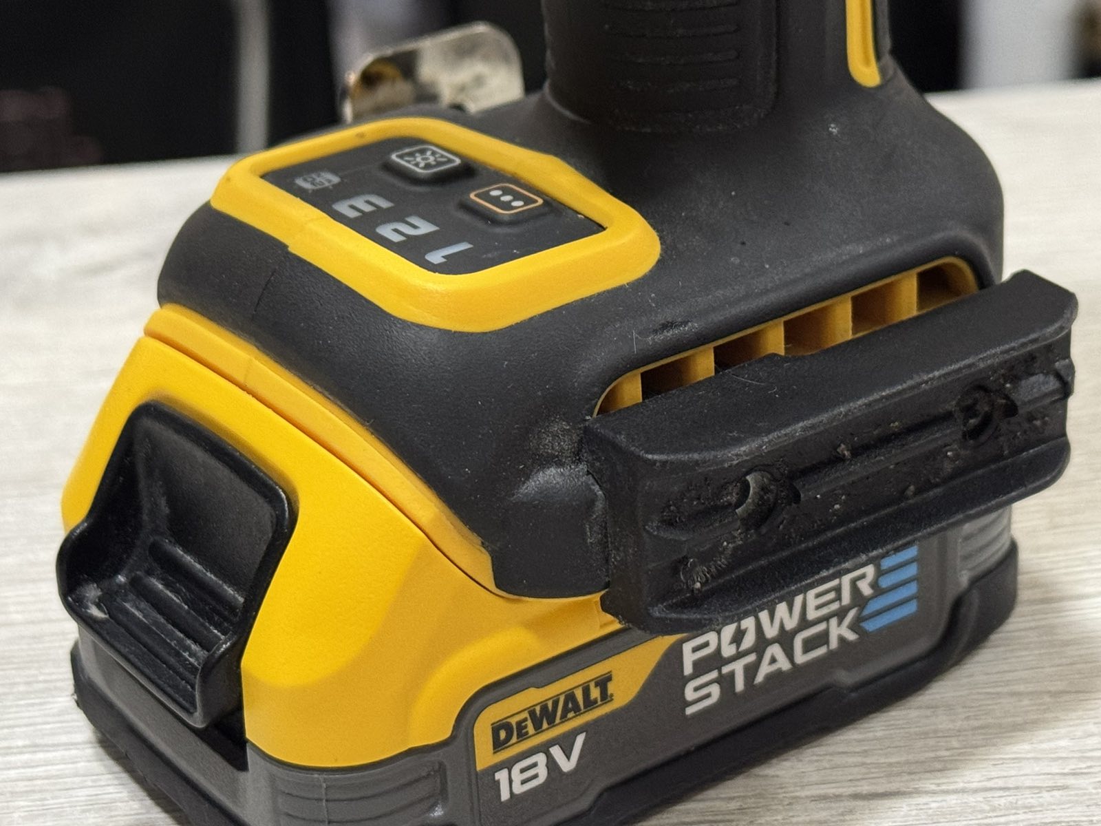 Акумулаторен ударен винтоверт DeWALT DCF860 - Image 10