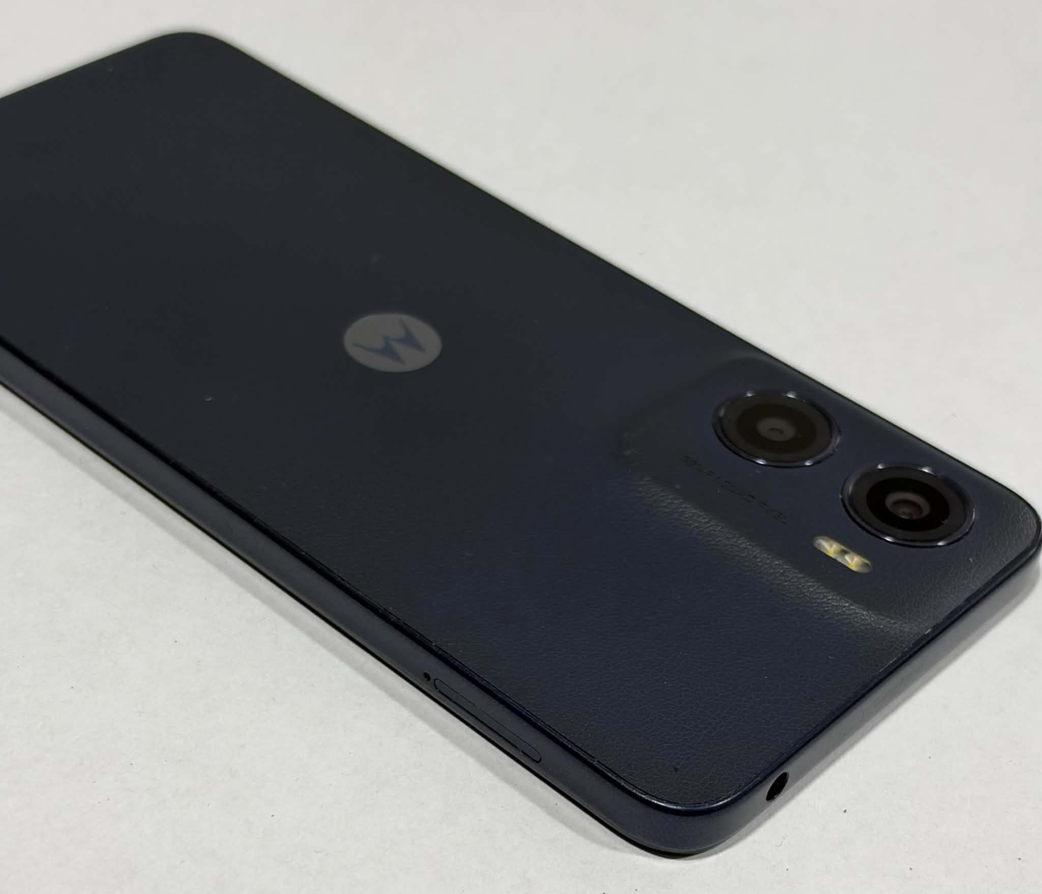 Motorola Moto E15 64GB - Image 7