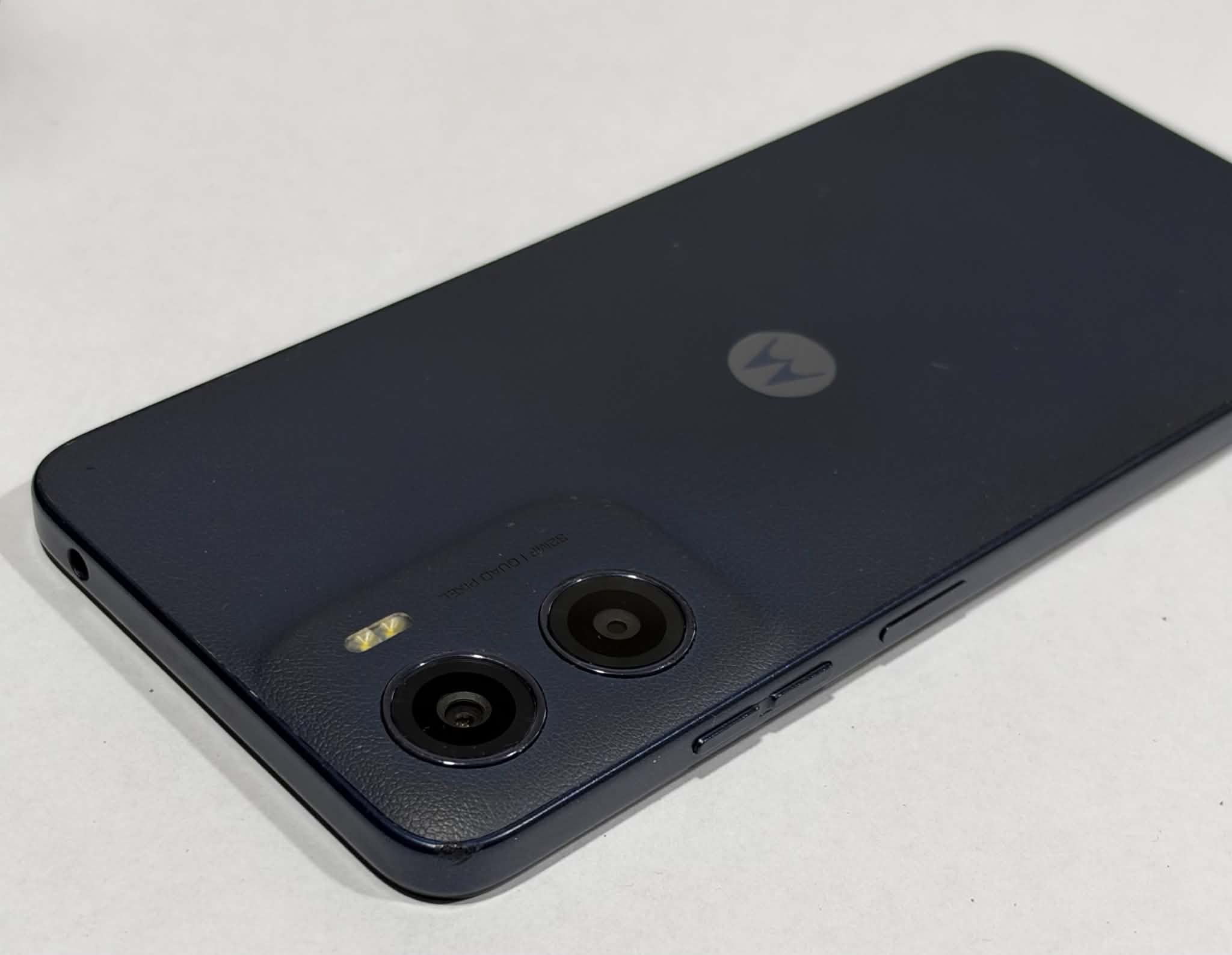 Motorola Moto E15 64GB - Image 6