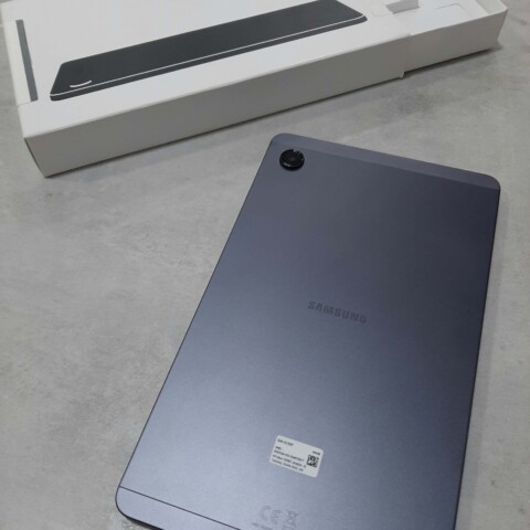 ТАБЛЕТ SAMSUNG TAB A11 , 64/4 GB RAM , 10inch, 2 зареждания